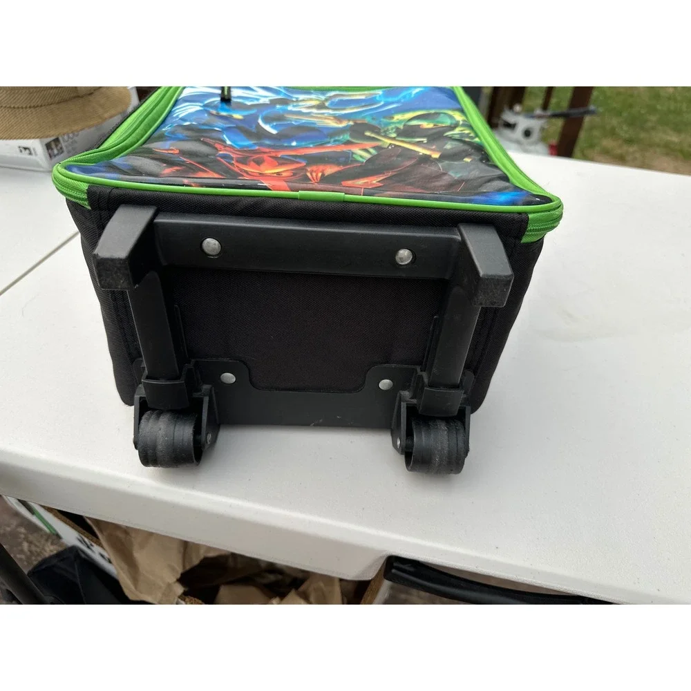 LEGO Ninjago Masters of Spinjitzu Kids Rolling Suitcase Green Black 2012 Luggage